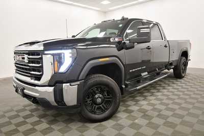 2024 GMC 2500 Crew Cab, $59597. Photo 2