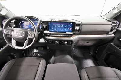 2024 GMC 2500 Crew Cab, $59597. Photo 3