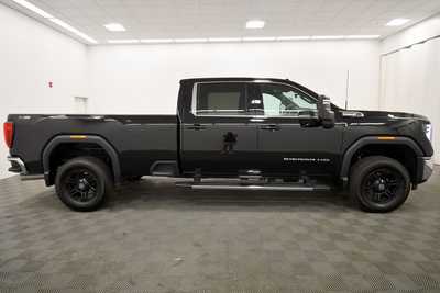 2024 GMC 2500 Crew Cab, $59597. Photo 9