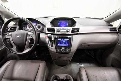 2017 Honda Odyssey, $25999. Photo 3