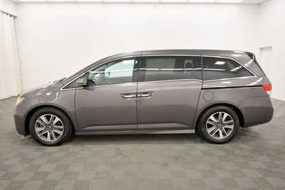 2017 Honda Odyssey, $25999. Photo 4