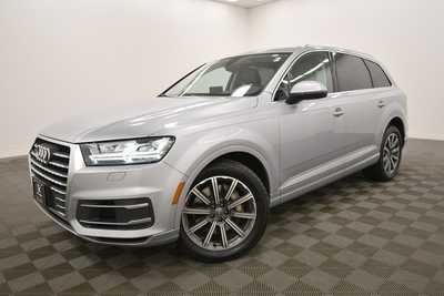 2019 Audi Q7, $20497. Photo 2