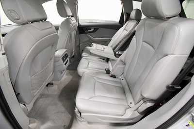 2019 Audi Q7, $20497. Photo 6
