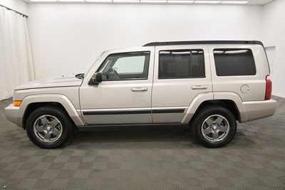 2007 Jeep Commander, $5997. Photo 4