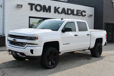 2017 Chevrolet 1500 Crew Cab, $22986. Photo 2