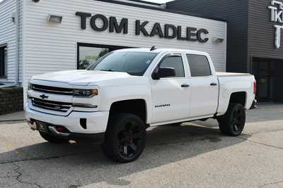 2017 Chevrolet 1500 Crew Cab, $22986. Photo 5