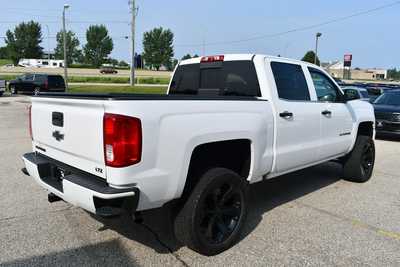 2017 Chevrolet 1500 Crew Cab, $22986. Photo 8
