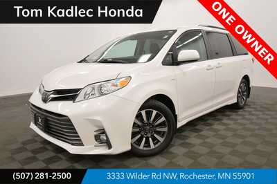 2018 Toyota Sienna, $27999. Photo 1