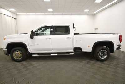 2021 Chevrolet 3500 Crew Cab, $50499. Photo 4