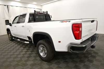 2021 Chevrolet 3500 Crew Cab, $50499. Photo 5