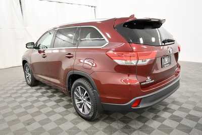 2018 Toyota Highlander, $24997. Photo 5