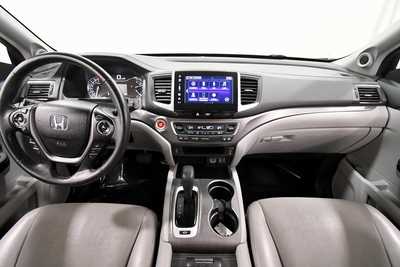 2017 Honda Ridgeline, $23999. Photo 3