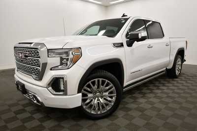 2019 GMC 1500 Crew Cab, $37999. Photo 2
