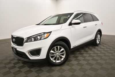 2016 Kia Sorento, $10999. Photo 2