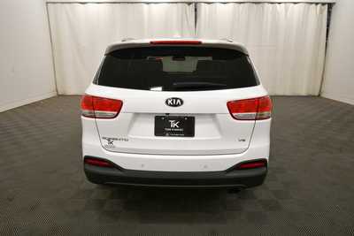 2016 Kia Sorento, $10999. Photo 6
