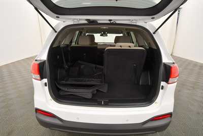 2016 Kia Sorento, $10999. Photo 7