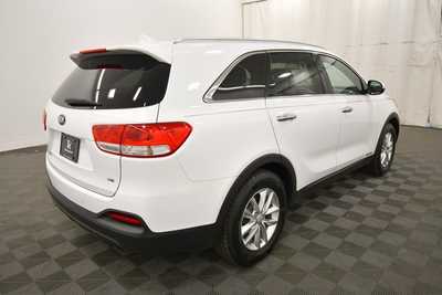 2016 Kia Sorento, $10999. Photo 8