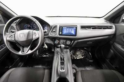 2021 Honda HR-V, $20999. Photo 3