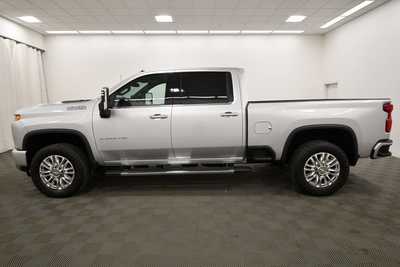2022 Chevrolet 2500 Crew Cab, $58497. Photo 4