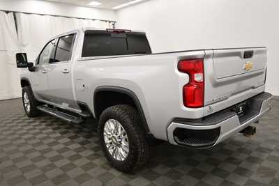 2022 Chevrolet 2500 Crew Cab, $58497. Photo 5