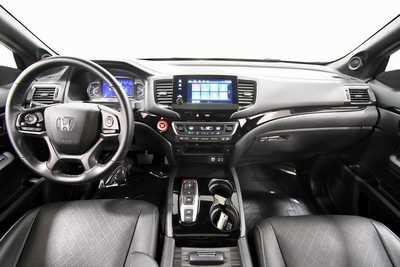2021 Honda Passport, $29997. Photo 3