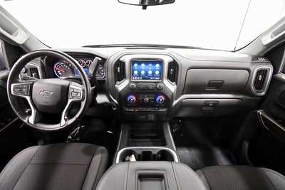 2022 Chevrolet 1500 Crew Cab, $37497. Photo 3