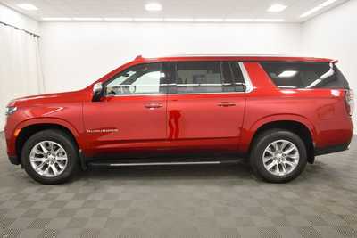 2021 Chevrolet Suburban, $54999. Photo 4