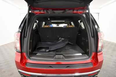 2021 Chevrolet Suburban, $54999. Photo 7
