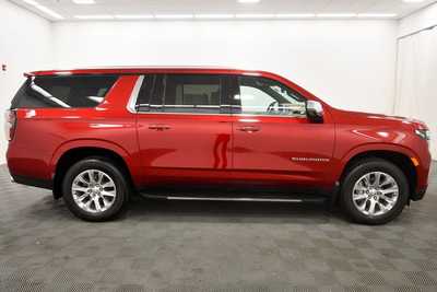 2021 Chevrolet Suburban, $54999. Photo 9