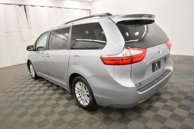 2015 Toyota Sienna, $15999. Photo 5