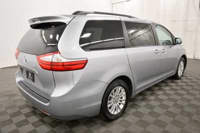 2015 Toyota Sienna, $15999. Photo 8