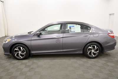2016 Honda Accord, $13499. Photo 4