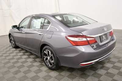 2016 Honda Accord, $13499. Photo 5