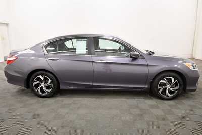 2016 Honda Accord, $13499. Photo 8