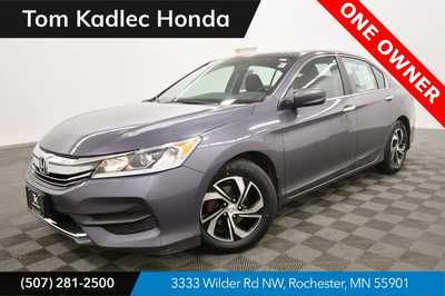2016 Honda Accord, $13499. Photo 1