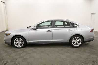 2023 Honda Accord, $25999. Photo 4