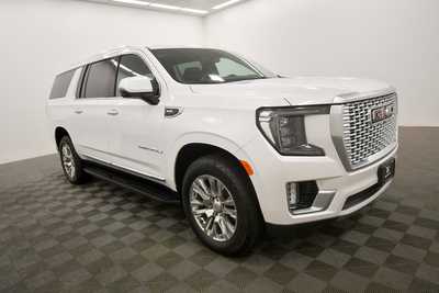 2021 GMC Yukon XL, $56999. Photo 10