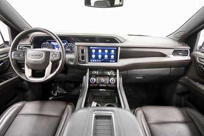 2021 GMC Yukon XL, $56999. Photo 3
