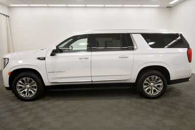 2021 GMC Yukon XL, $56999. Photo 4