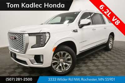 2021 GMC Yukon XL, $56999. Photo 1