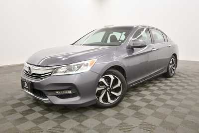 2017 Honda Accord, $11999. Photo 2