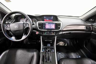 2017 Honda Accord, $11999. Photo 3