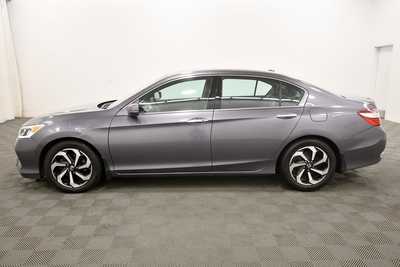 2017 Honda Accord, $11999. Photo 4