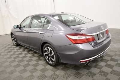 2017 Honda Accord, $11999. Photo 5
