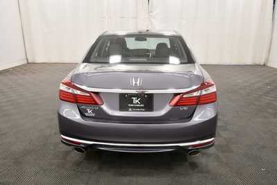 2017 Honda Accord, $11999. Photo 6