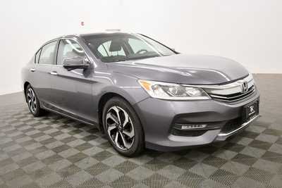 2017 Honda Accord, $11999. Photo 9