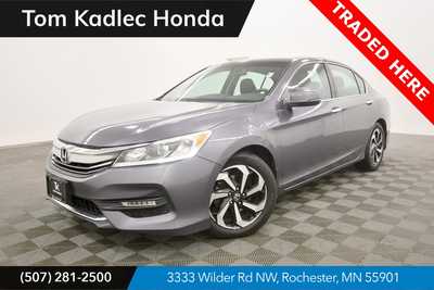 2017 Honda Accord, $11999. Photo 1