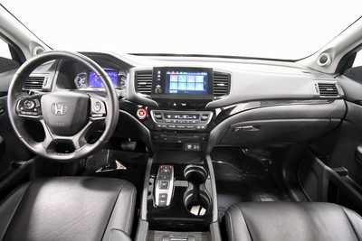 2022 Honda Pilot, $38999. Photo 3