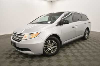 2013 Honda Odyssey, $16999. Photo 2