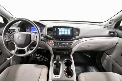 2020 Honda Pilot, $19999. Photo 3